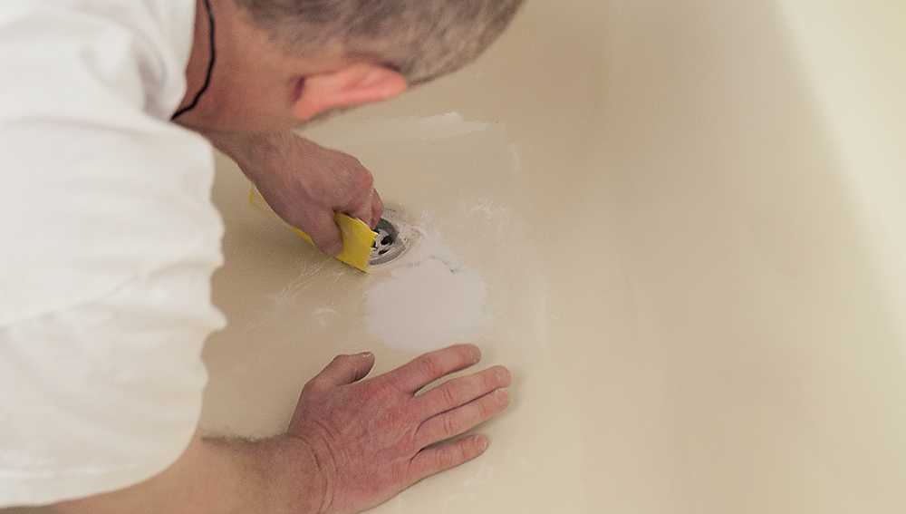 Скол на ванне: как и чем заделать, видео-инструкция как удалить своими руками и фото
