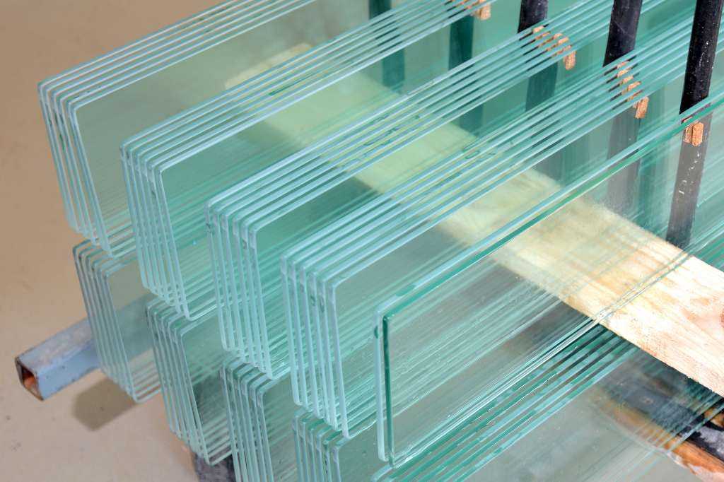 Пластиковые окна с триплекс стеклопакетом. виды и возможности