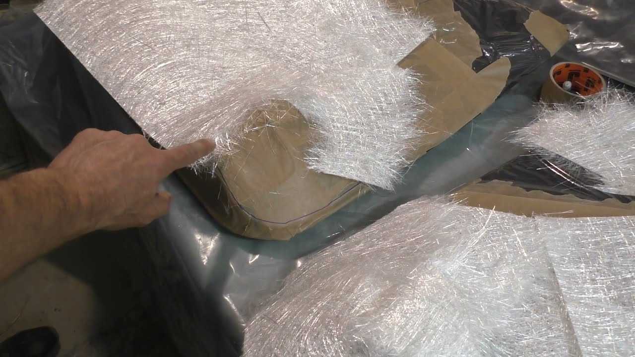 Автомобильная стекловолоконная шпаклевка с полиэфирной смолой