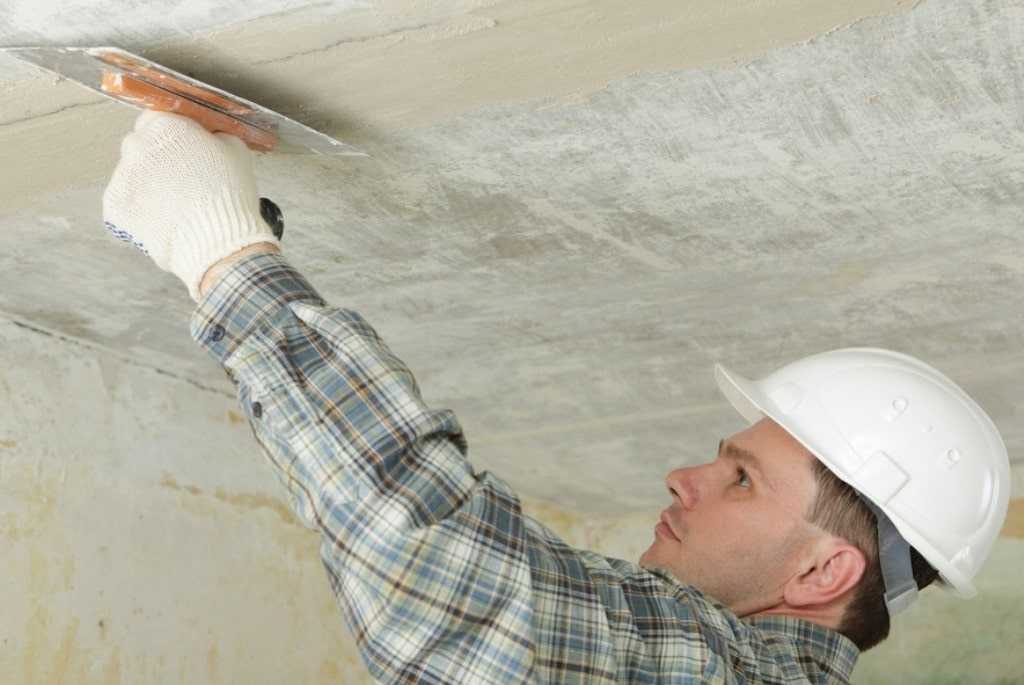 Какой шпаклевкой лучше шпаклевать гипсокартонные стены под поклейку обоев: как зашпаклевать углы, потолок и стены, какая шпаклевка лучше