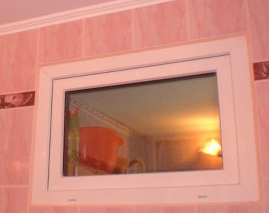 Чем и как заложить окно между ванной и кухней
