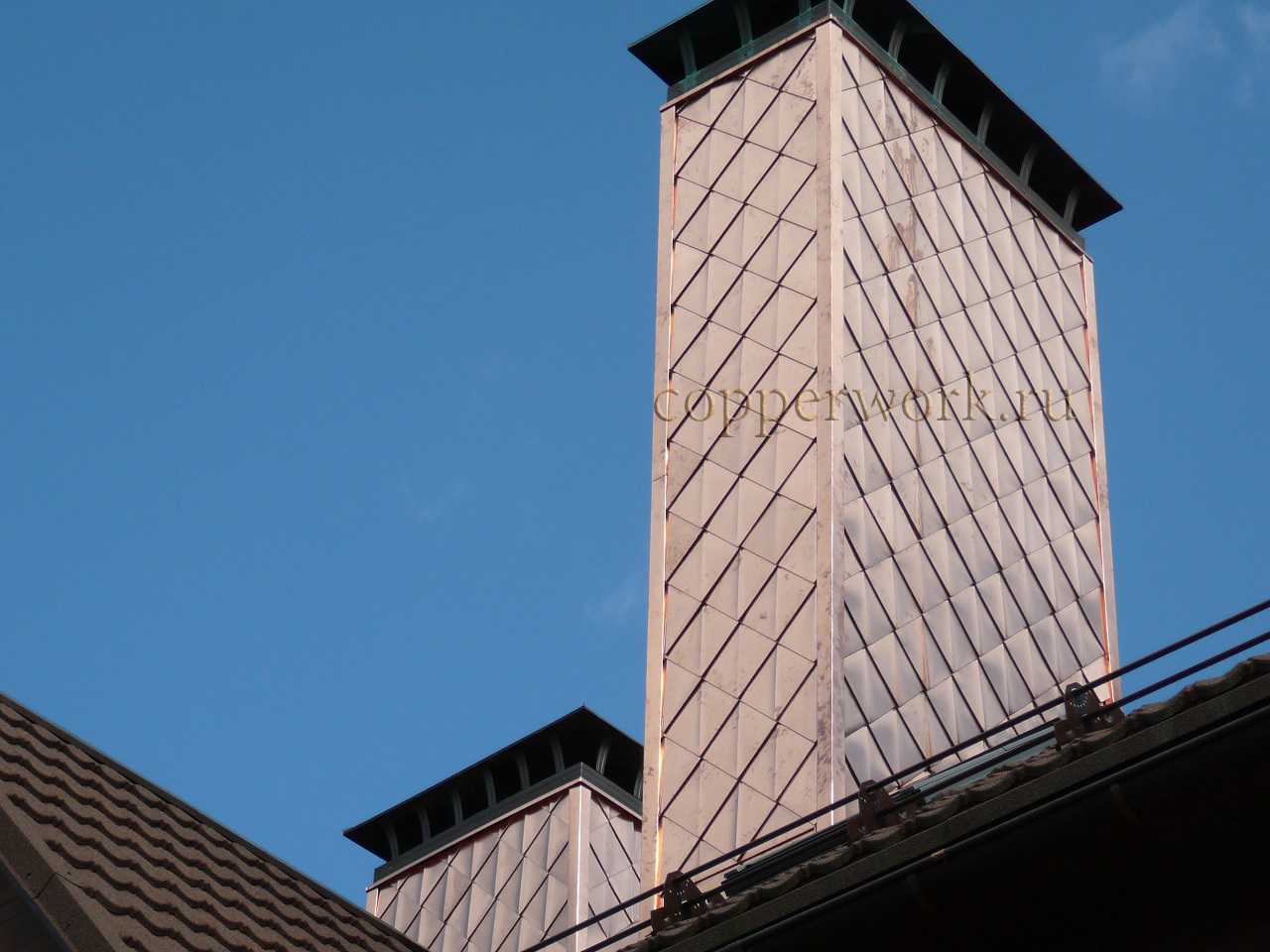 декоративный короб для дымохода на крыше