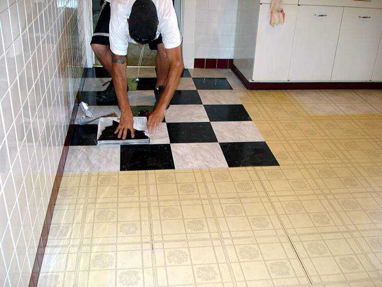 Плитка на пол для коридора и кухни: фото интересных решений, характеристики и нюансы укладки