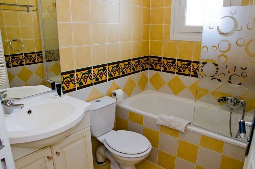 Желтая ванная комната: 110 фото идеальных решений и проектов