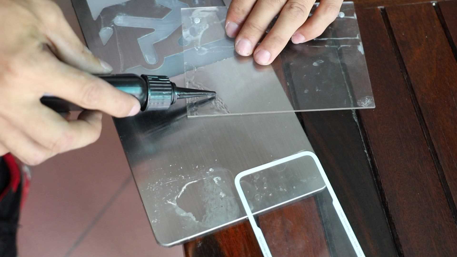 Клей для стекла: виды клея и способы склеивания стекла со стеклом и с металлом