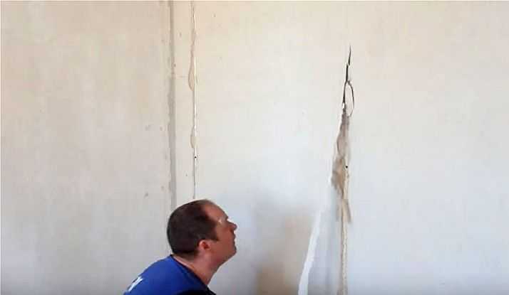 Нужно ли убирать маяки после штукатурки стен и когда это можно делать?