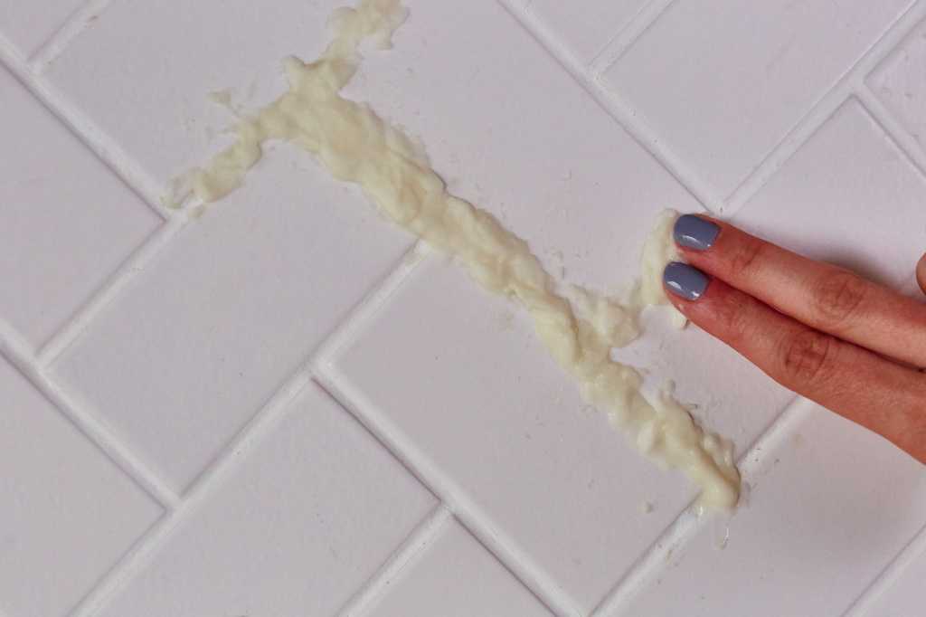 Чем отмыть швы между плиткой в ванной
