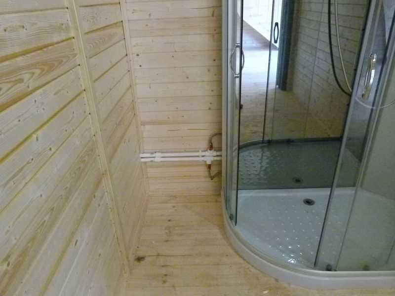 Как сделать деревянный душ своими руками – устройство дачной душевой из дерева