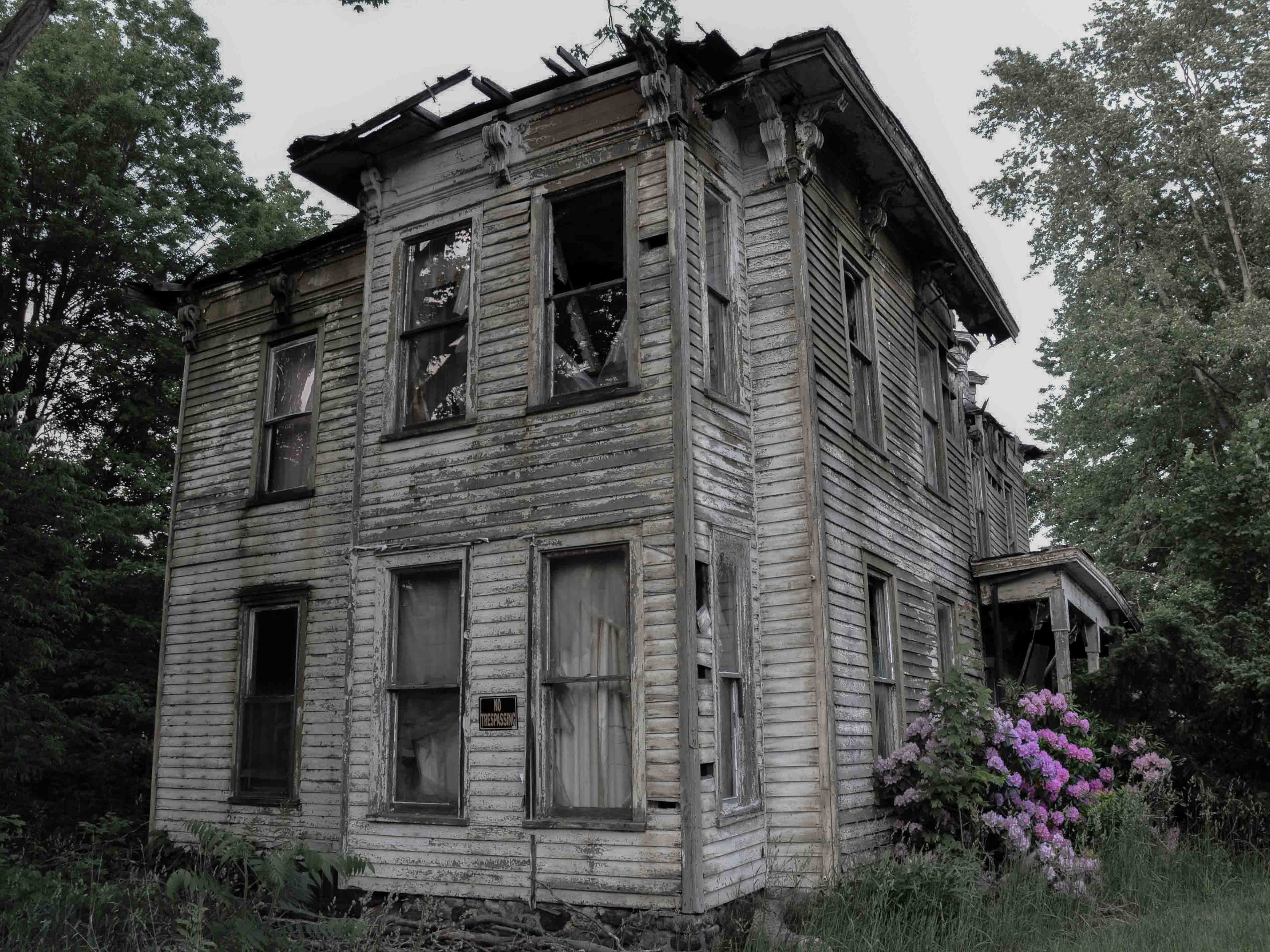 Старые дома живые. Жилой дом («дом с привидениями») (№ 14) на Арбате. Проклятый особняк штат Индиана. Заброшенные особняки в США С призраками. Усадьба с привидениями в России.