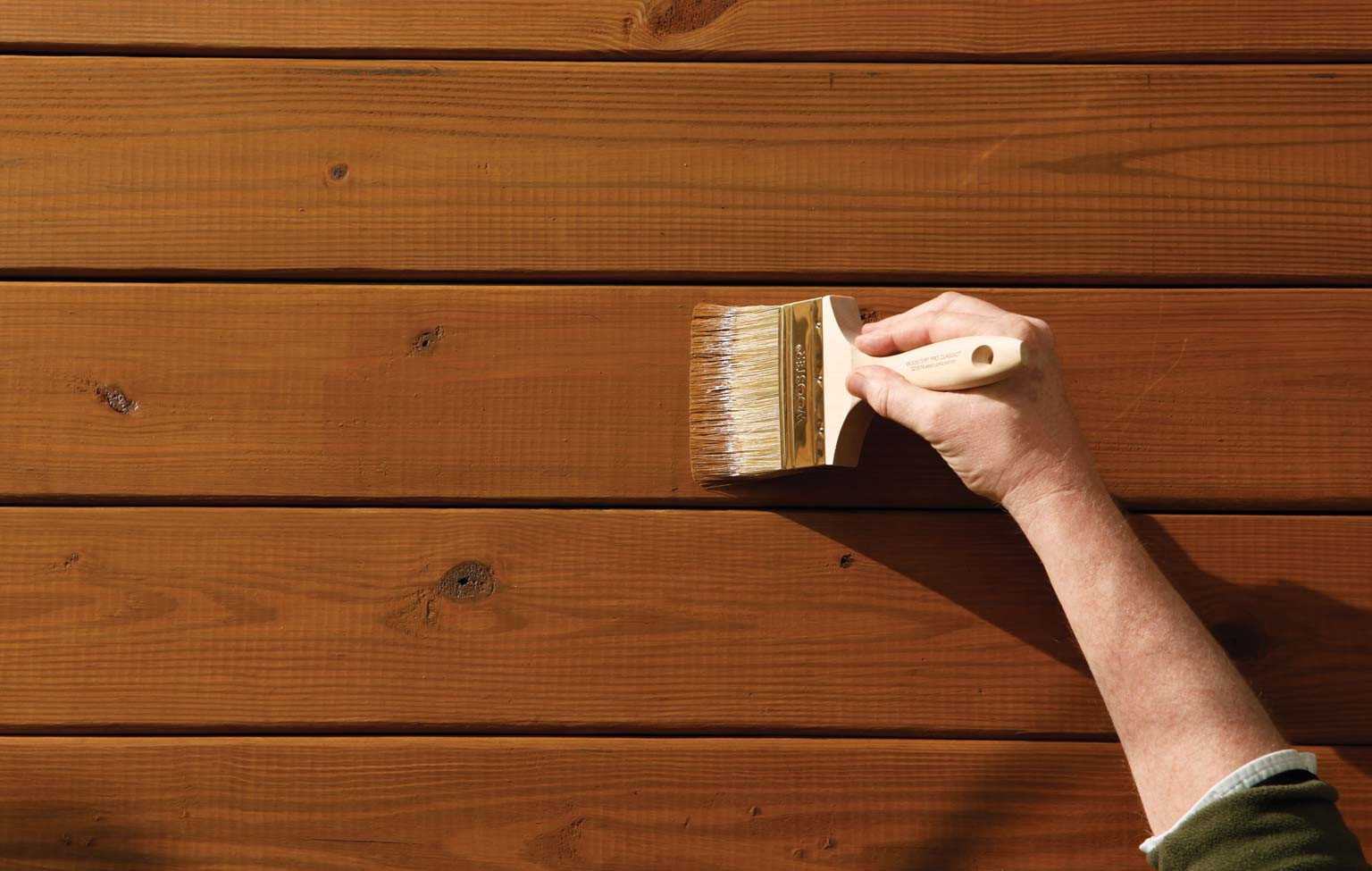Покраска дома лаком. Защита древесины. Обработка древесины. Антисептик для защиты древесины. Антисептик для дерева нанесение.