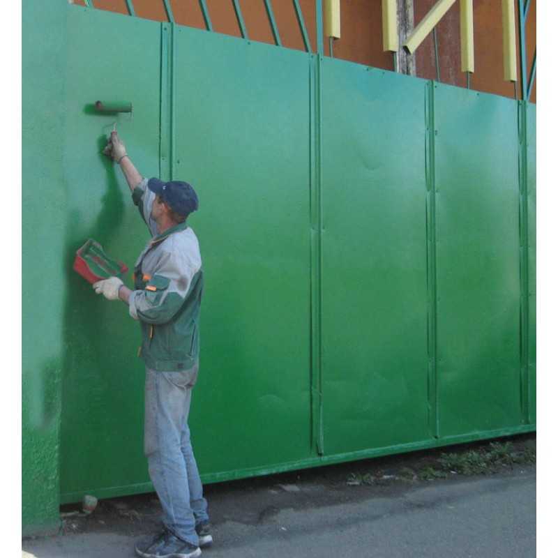 Какой краской покрасить ворота гаража снаружи: обзор материалов, как красить