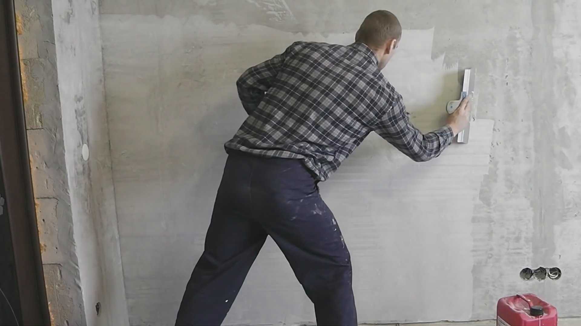 Как штукатурить стены под обои своими руками: материалы и техника выполнения